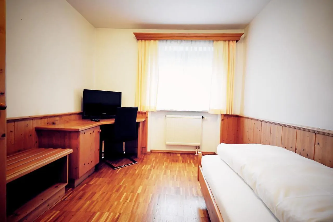 Gruener Baum Garni Hotel Krumbach