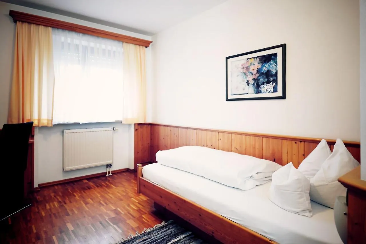 Gruener Baum Garni Hotel Krumbach